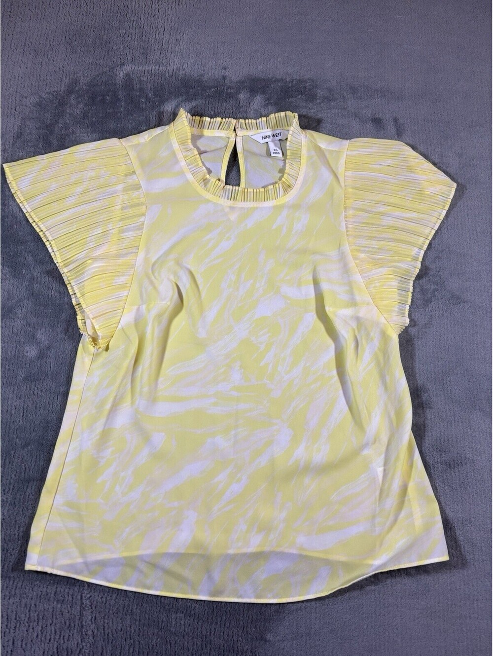 NINE WEST Yellow & White Sheer Short Sleeve Blouse Women’s Size XS Workwear